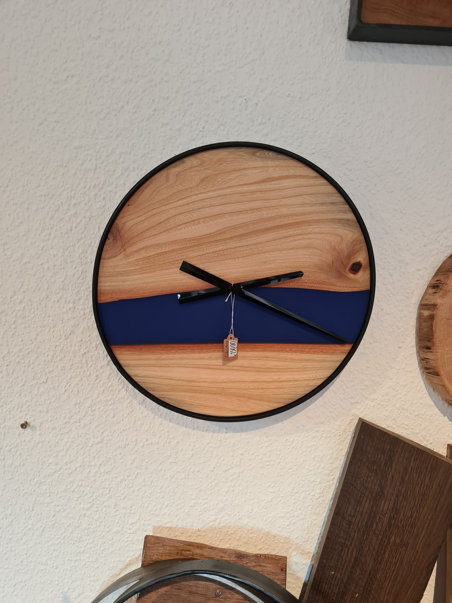 Wanduhr Rund 35cm | Esche massiv epoxidharz geölt | Uhr aus Holz und Metall