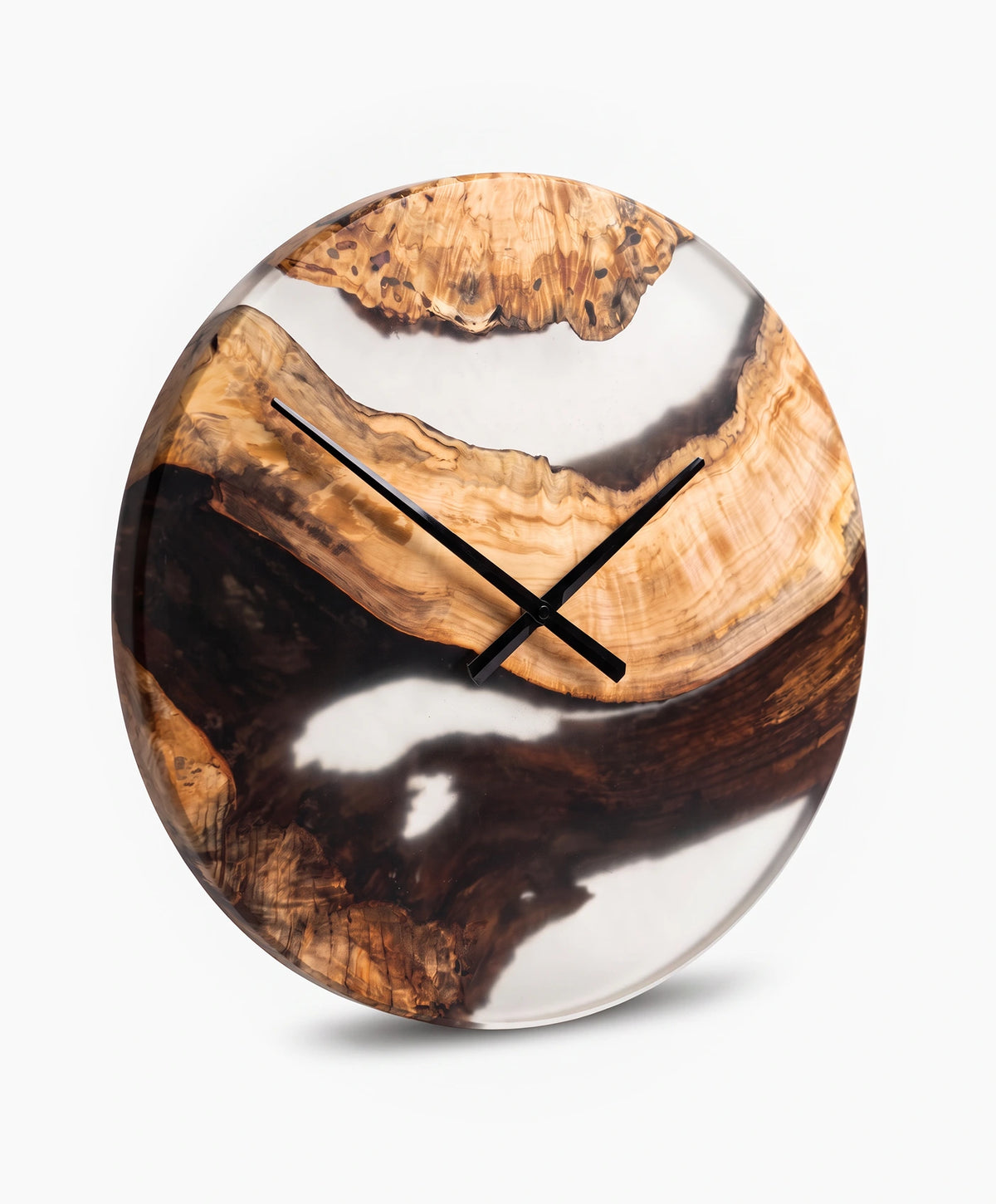 Runde Wanduhr aus Pappel mit transparentem Epoxidharz