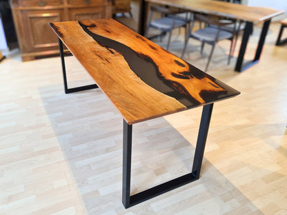 Esstisch | Tisch | Kirsche mit Epoxidharzfluss und U-Untergestell schwarz