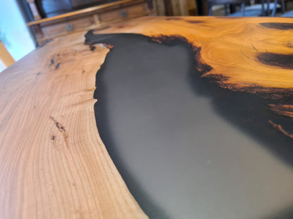Esstisch | Tisch | Kirsche mit Epoxidharzfluss und U-Untergestell schwarz