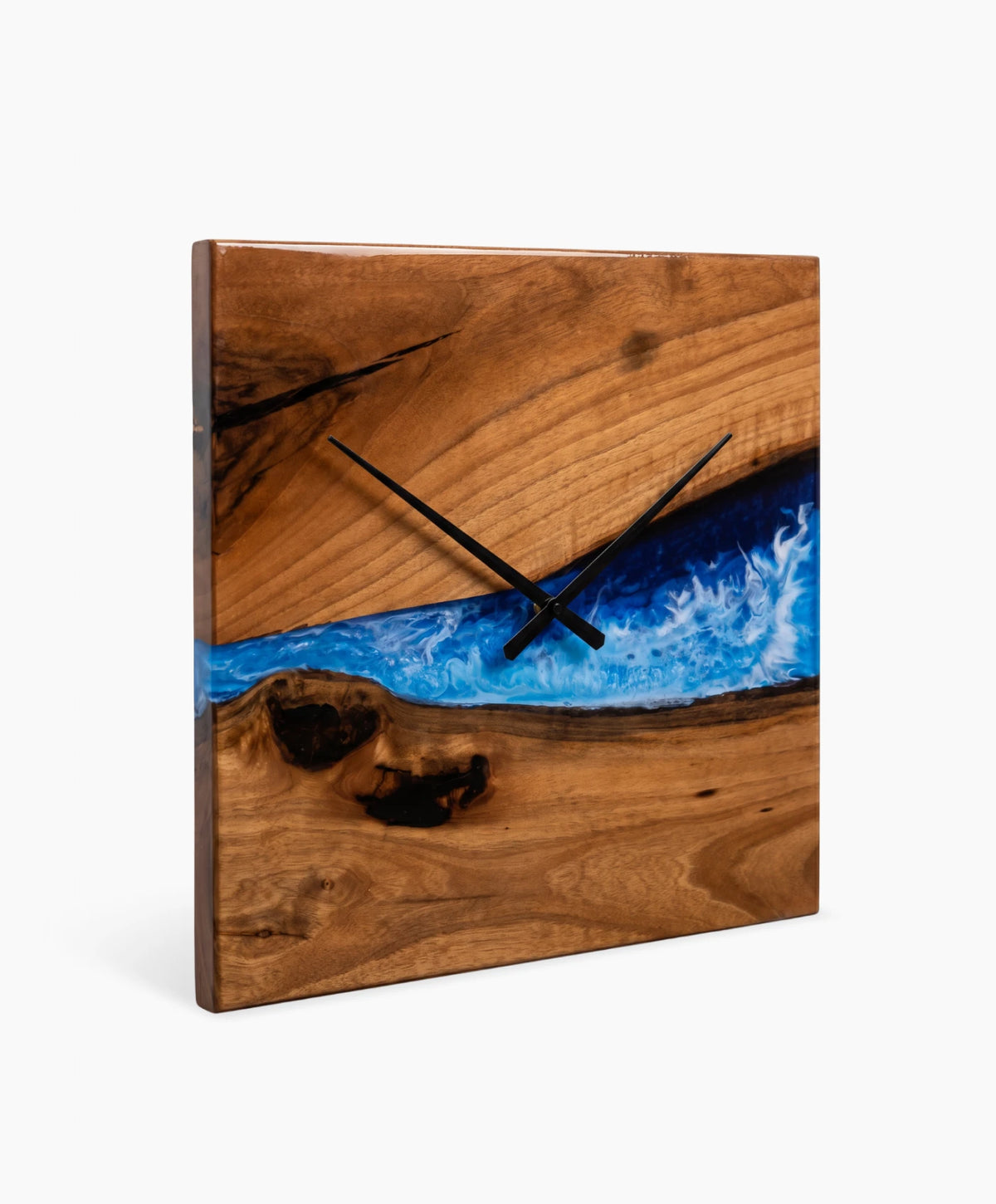 Eckige Wanduhr aus Nussbaum mit meeresblauem Epoxidharz