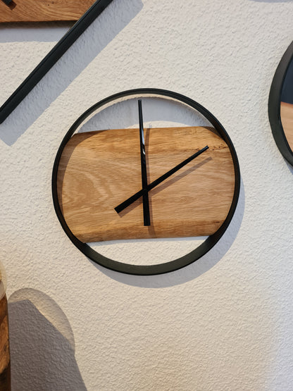 Wanduhr Rund 35cm | Esche massiv geölt | Uhr aus Holz und Metall