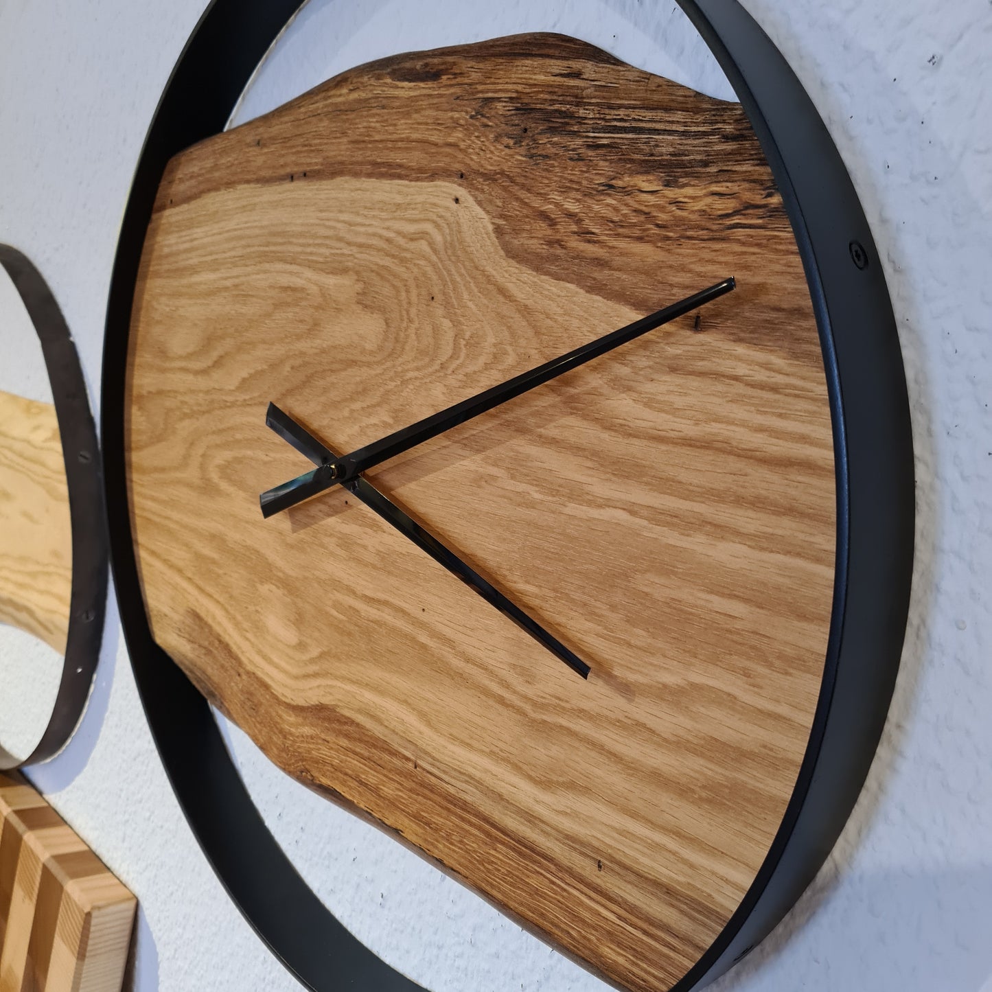 Wanduhr Rund | Eiche | Mittel 50 cm | Uhr aus Holz & Metall