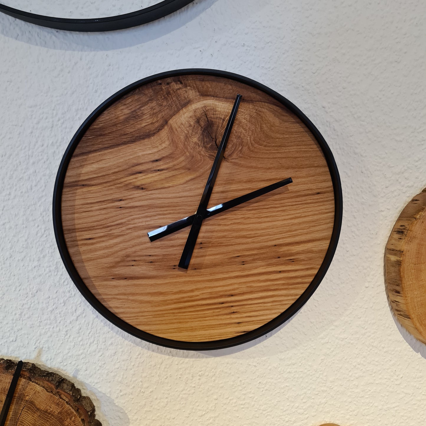 Wanduhr Eiche | Holz & Metall | Rund | Klein 35 cm