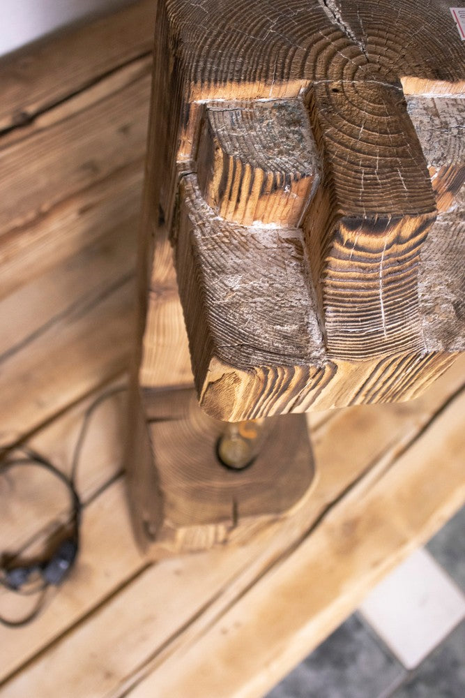 Holzfabrik Tischlampe lange LED Altholz gebürstet, Natur geflämmt Sonderform Bild 4