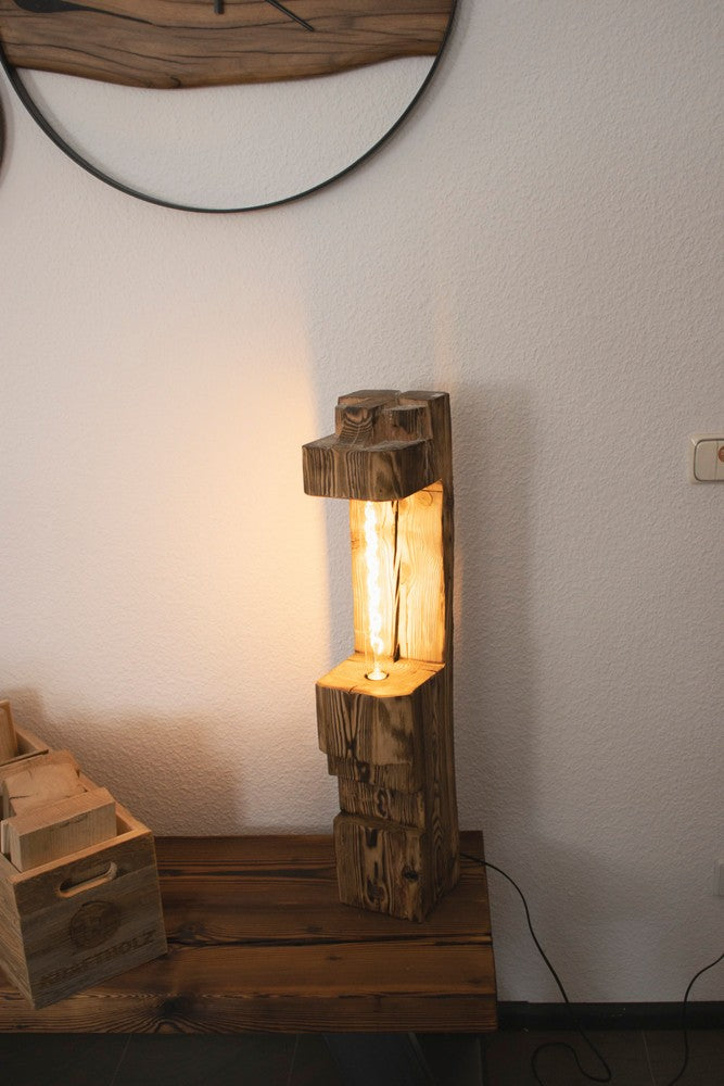 Holzfabrik Tischlampe lange LED Altholz gebürstet, Natur geflämmt Sonderform Bild 5